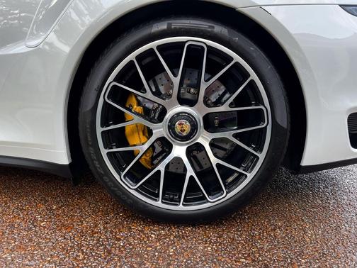 2016 Porsche 911 Turbo S
