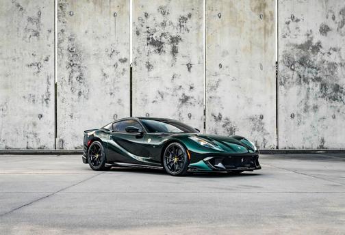 2022 Ferrari 812 Competizione Base