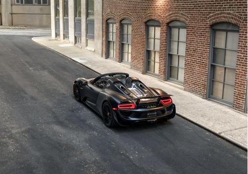 Black 2015 Porsche 918 Spyder