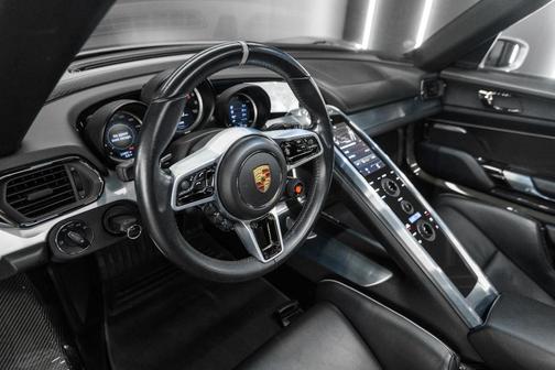 2015 Porsche 918 Spyder 