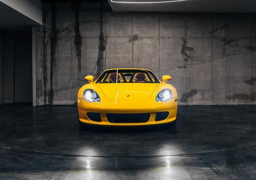 2004 Porsche Carrera GT Base (M6)