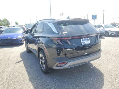 Phantom Black 2026 Hyundai TUCSON SEL Premium