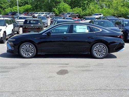 2025 Hyundai SONATA Hybrid Limited