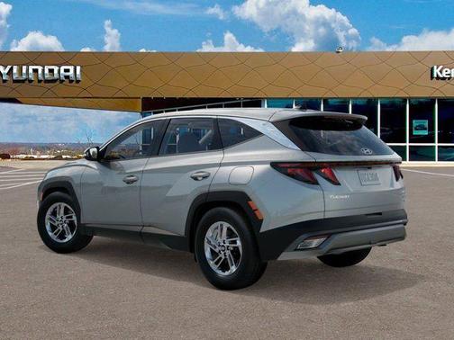 Shimmering Silver 2026 Hyundai TUCSON SE