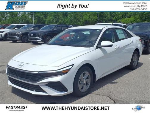2025 Hyundai ELANTRA SE