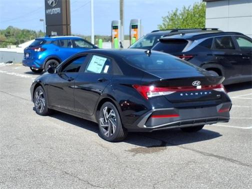 2025 Hyundai ELANTRA HEV SEL Sport