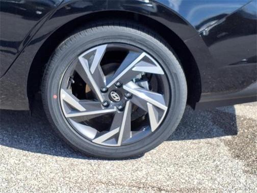 2025 Hyundai ELANTRA HEV SEL Sport
