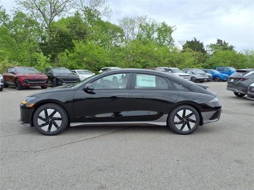 2025 Hyundai IONIQ 6 SE Standard Range