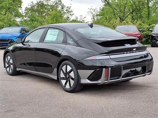 2025 Hyundai IONIQ 6 SE Standard Range