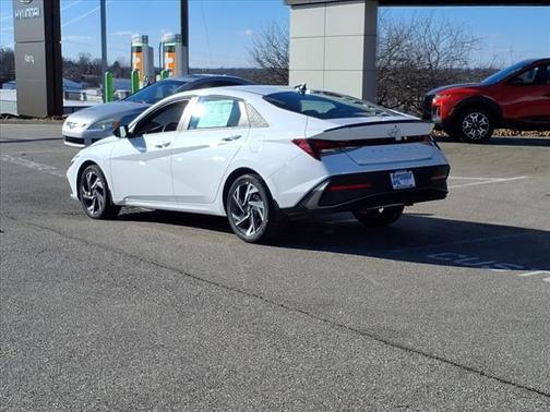 2025 Hyundai ELANTRA HEV SEL Sport