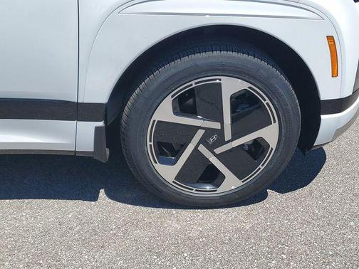 Snow White Pearl 2026 Hyundai IONIQ 9 PERFORMANCE CALLIGRAPHY
