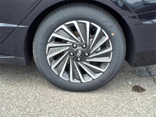 2025 Hyundai SONATA Hybrid Limited