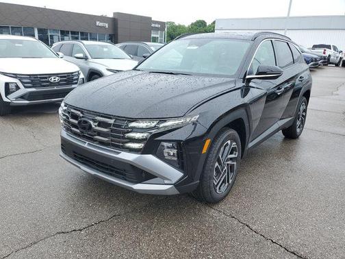 Phantom Black 2026 Hyundai TUCSON Limited