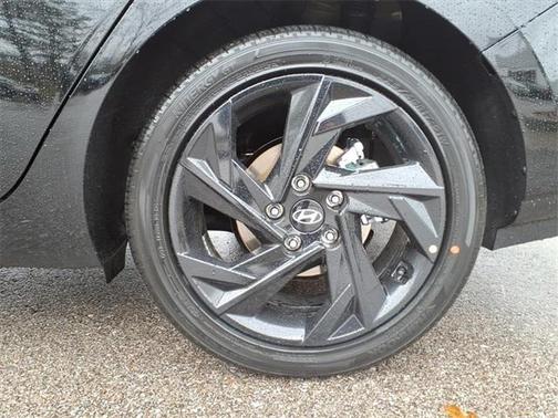 2026 Hyundai ELANTRA SEL