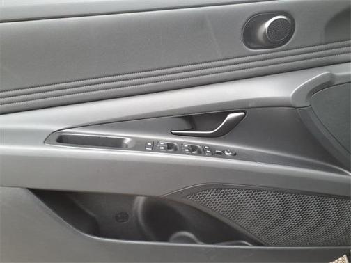 2026 Hyundai ELANTRA SEL