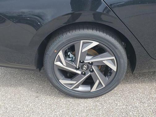 2026 Hyundai ELANTRA HEV Limited