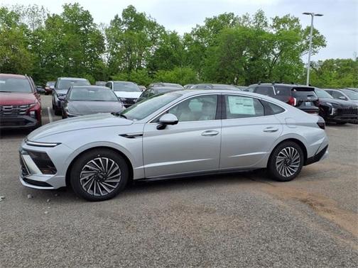 2025 Hyundai SONATA Hybrid Limited