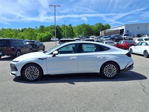 2025 Hyundai SONATA Hybrid Limited