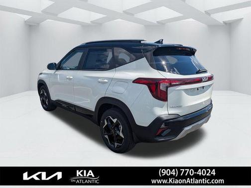 Clear White / Black Roof 2026 Kia Seltos S