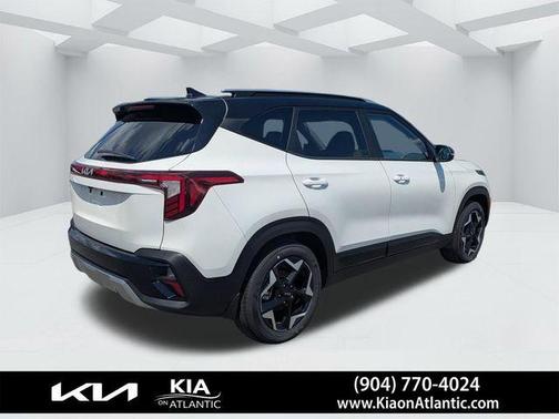 Clear White / Black Roof 2026 Kia Seltos S