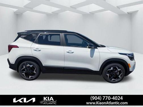 Clear White / Black Roof 2026 Kia Seltos S