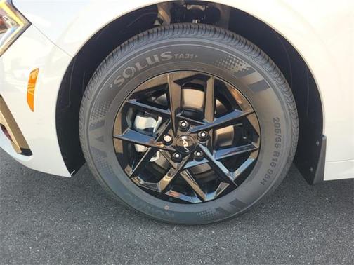 2025 Kia K5 LXS