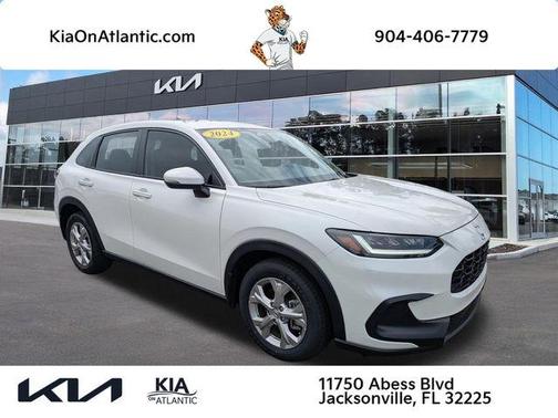 White 2024 Honda HR-V LX