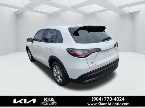 White 2024 Honda HR-V LX