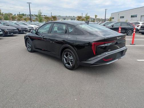 Aurora Black Pearl 2026 Kia K4 LXS