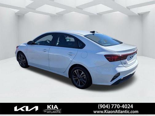 Snow White Pearl 2024 Kia Forte LXS