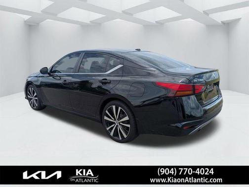 Black 2021 Nissan Altima 2.5 SR