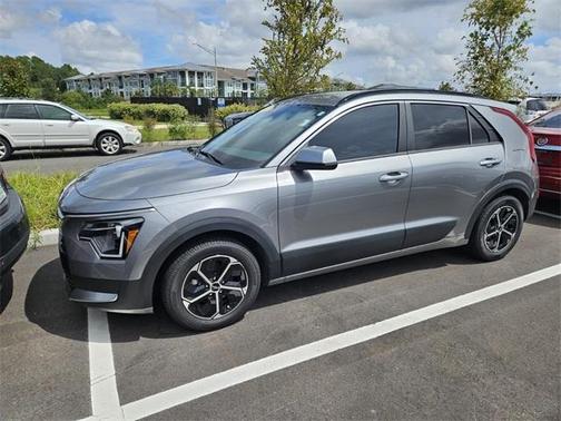 2023 Kia Niro LX