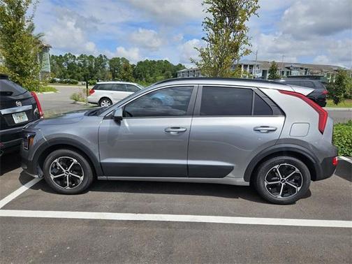 2023 Kia Niro LX