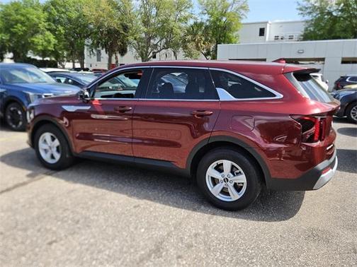 2025 Kia Sorento LX