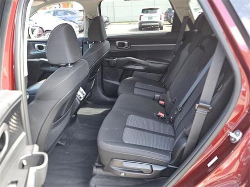 2025 Kia Sorento LX