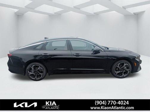 Aurora Black Pearl 2026 Kia K5 GT-Line
