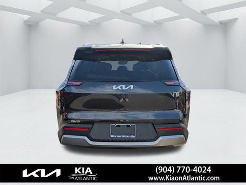 Metal 2026 Kia EV9 Wind