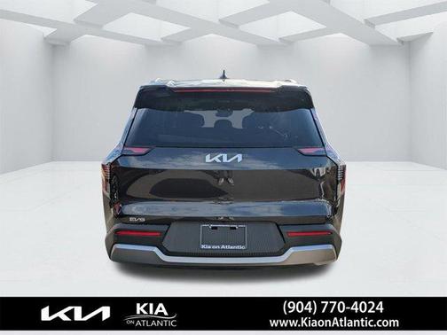 Metal 2026 Kia EV9 Wind