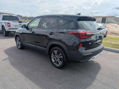 Cherry Black 2021 Kia Seltos LX