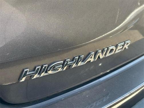 2018 Toyota Highlander LE