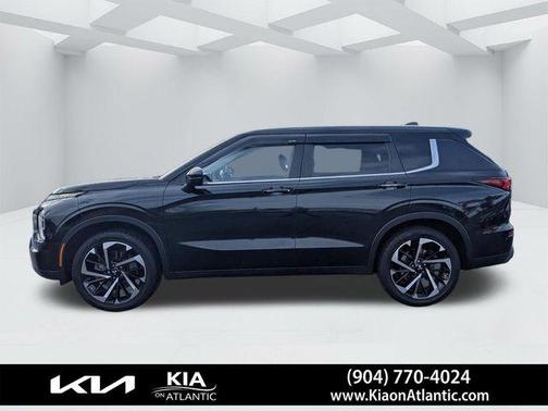 Black Diamond 2022 Mitsubishi Outlander ES