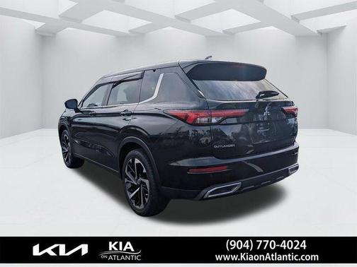 Black Diamond 2022 Mitsubishi Outlander ES