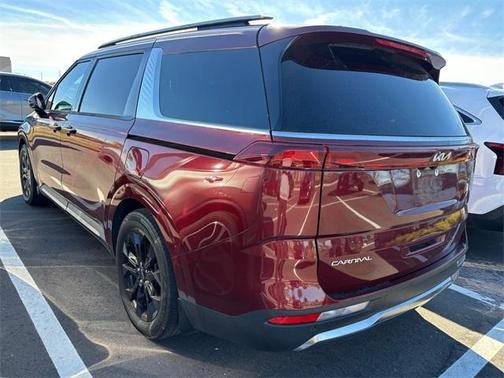2023 Kia Carnival SX
