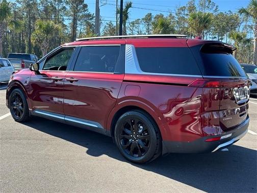 2023 Kia Carnival SX