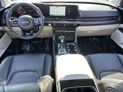 2023 Kia Carnival SX