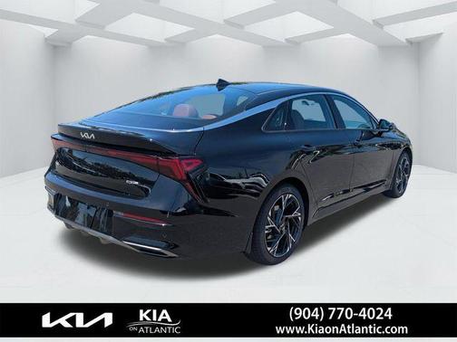Aurora Black Pearl 2026 Kia K5 GT-Line