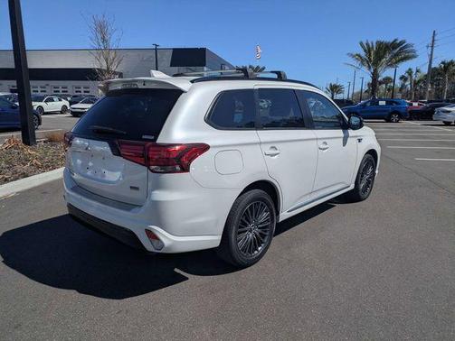 White 2022 Mitsubishi Outlander PHEV GT