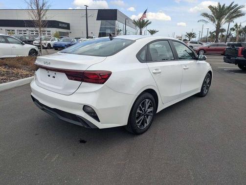 Snow White Pearl 2024 Kia Forte LXS