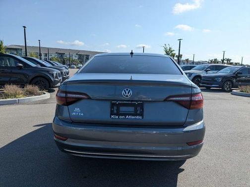 Platinum Gray Metallic 2019 Volkswagen Jetta 1.4T SE