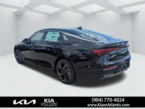 Aurora Black Pearl 2026 Kia K5 GT-Line